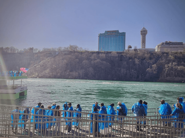 Cave of the Winds vs Maid of the Mist - See Sight Tours