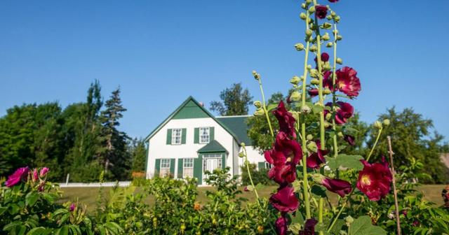 The Best Time to Visit Prince Edward Island - See Sight Tours