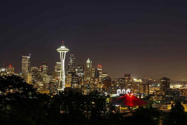 Visiting Seattle at Night - See Sight Tours