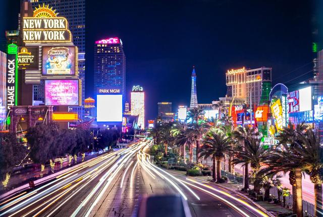 Visiting Las Vegas at Night - See Sight Tours