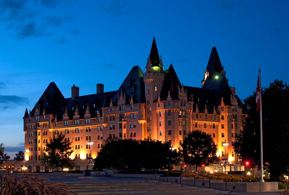 https://res.cloudinary.com/see-sight-tours/image/upload/v1581438683/Chateau-Laurier-Night.jpg
