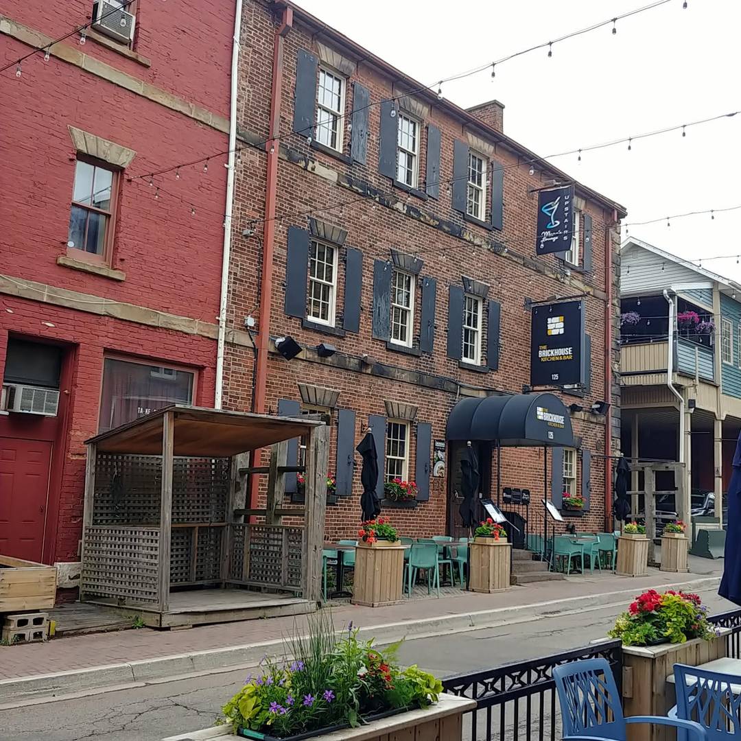 https://res.cloudinary.com/see-sight-tours/image/upload/v1597263070/queen-st-charlottetown.jpg
