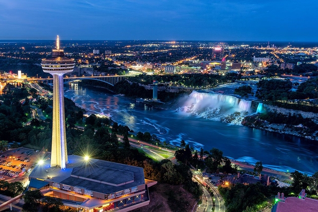 Niagara Falls Canada City Night Tour