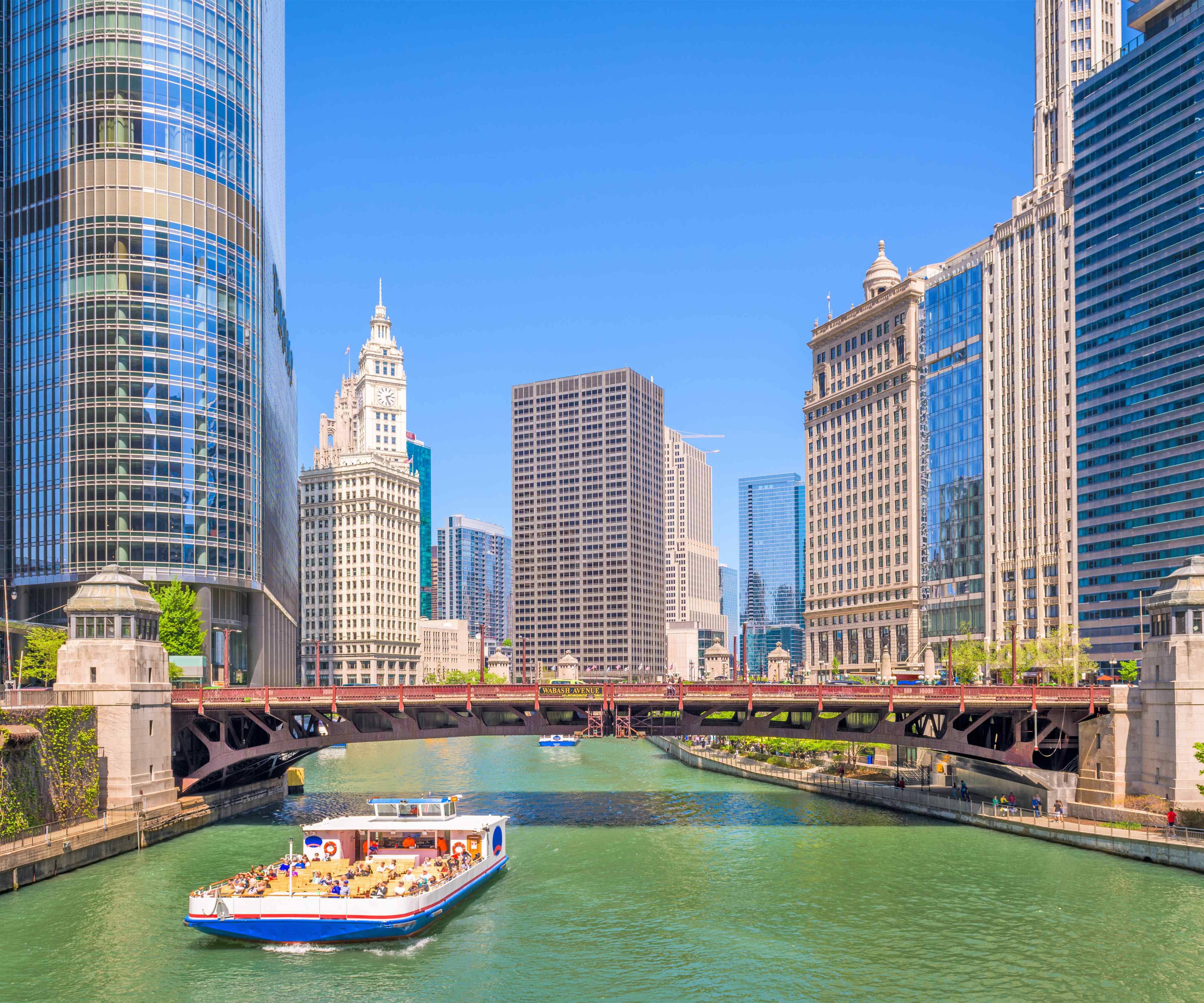 https://res.cloudinary.com/see-sight-tours/image/upload/v1705998525/strapi/shoreline_sightseeing_cruise_chicago_d2cd3a3ec0.jpg