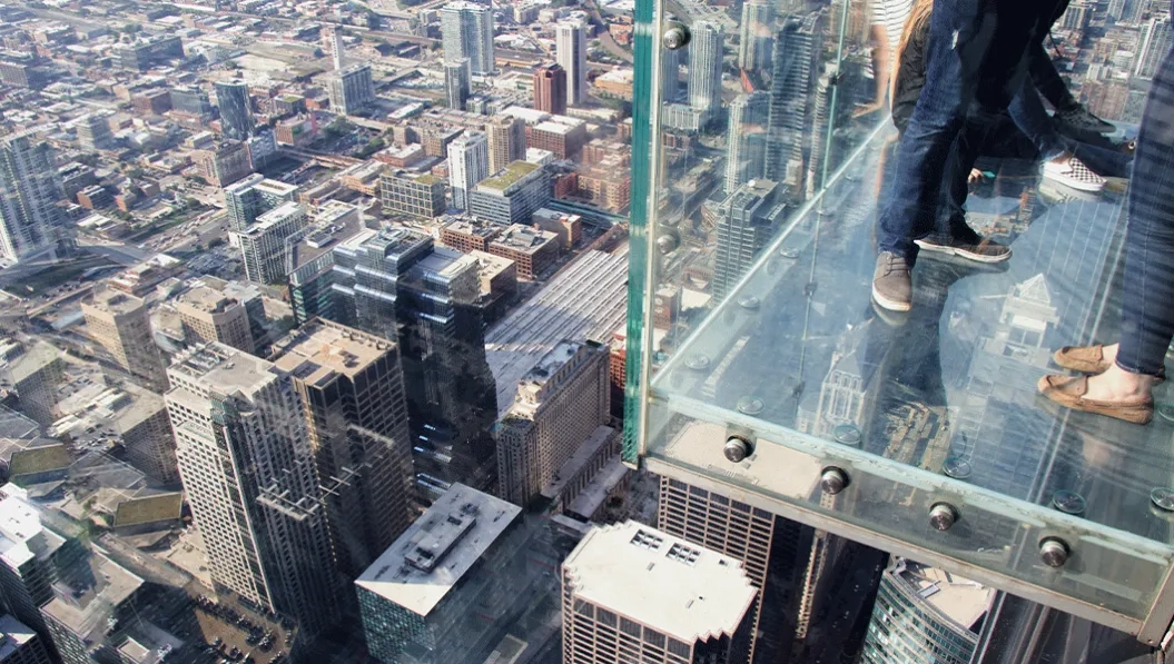 https://res.cloudinary.com/see-sight-tours/image/upload/v1739857396/strapi/Skydeck_Chicago_and_The_Ledge2_eccc25066d.webp