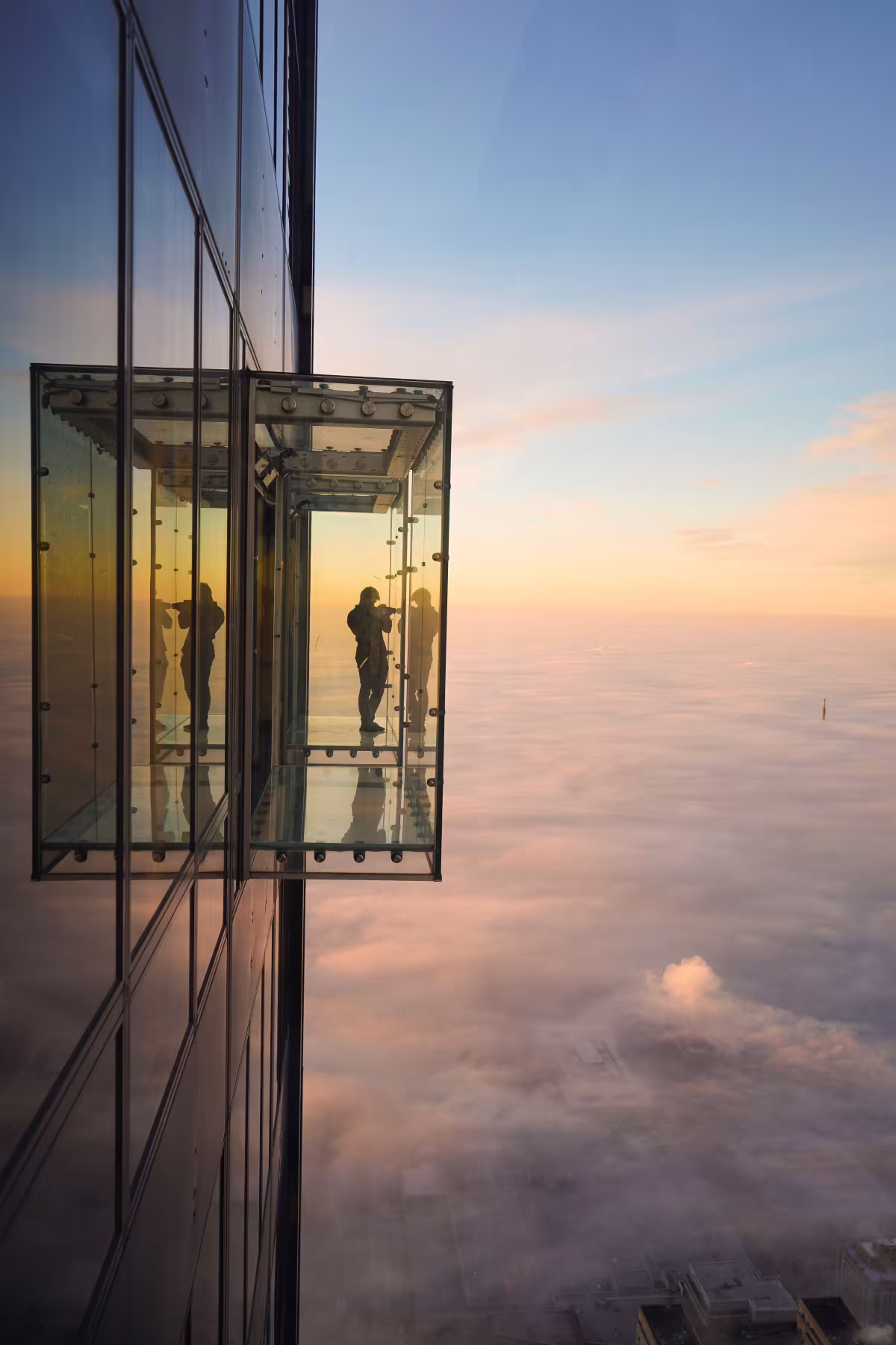Chicago skydeck ledge.jpg