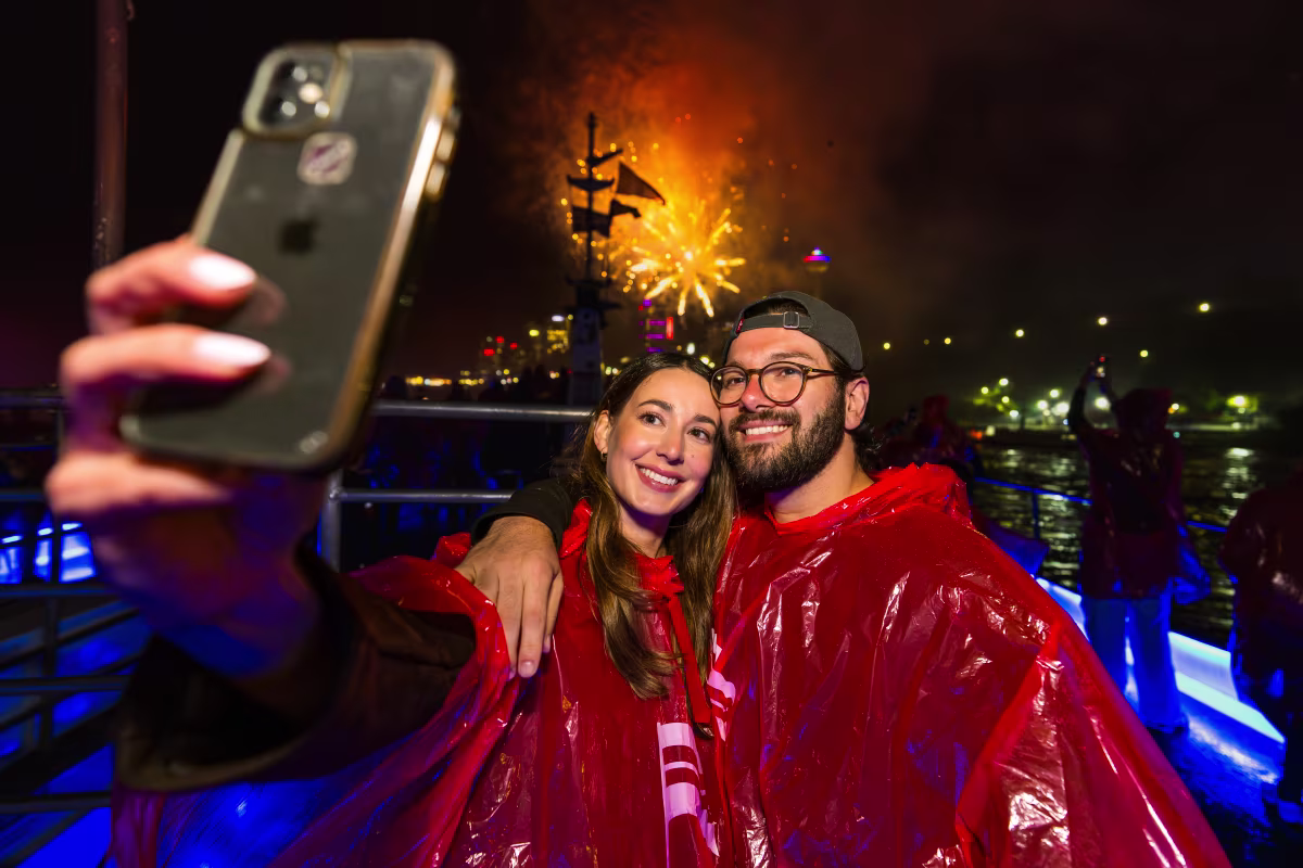 https://res.cloudinary.com/see-sight-tours/image/upload/v1787144296/strapi/NFCA_Fireworks_Cruise_2cf017b1d7.jpg