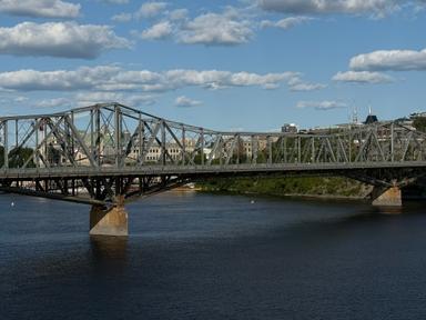 kelly enjoying Scenic Night Tour of Ottawa 2025-08-10 3