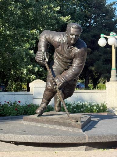 kelly enjoying Scenic Night Tour of Ottawa 2025-08-10 2